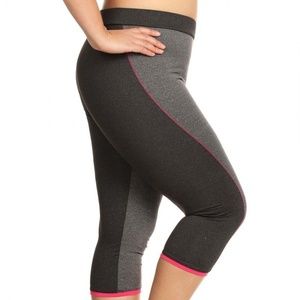 NWT SHOSHO Sport Plus 2X 2-Tone Capri Leggings